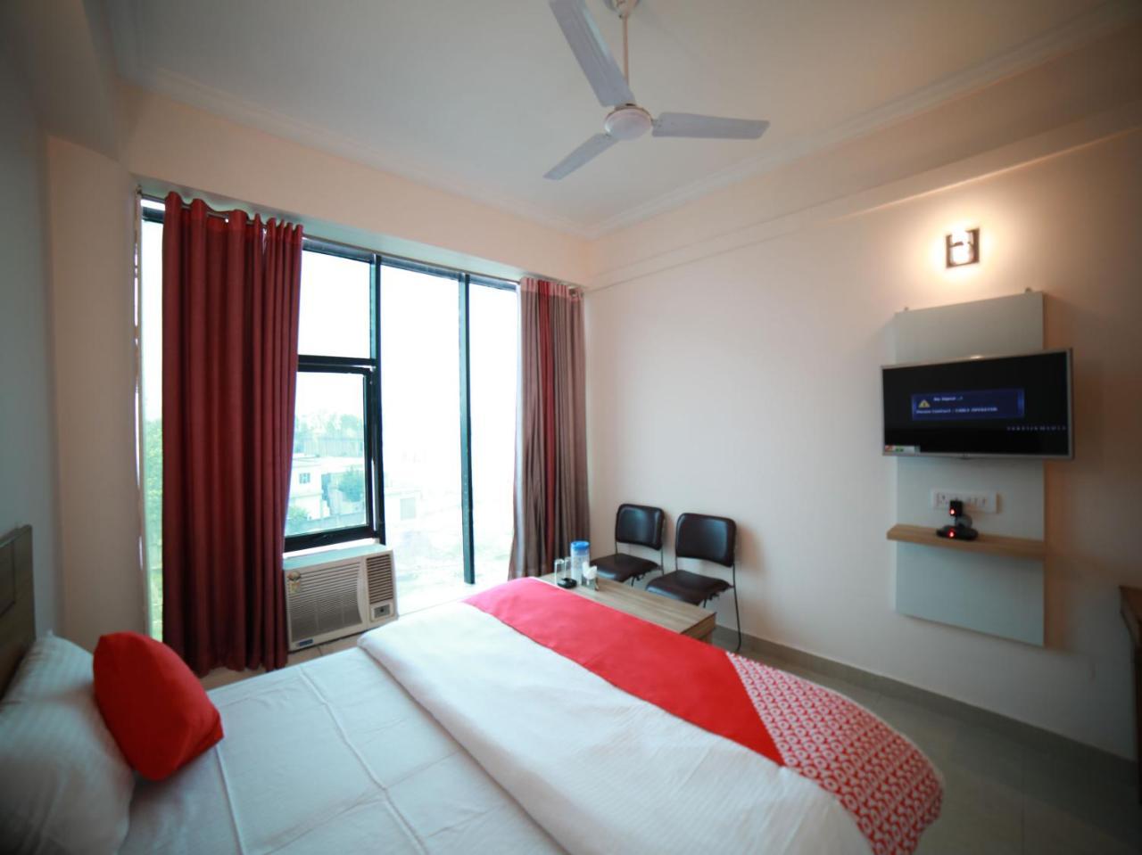 Oyo 15561 Corporate Villa Jammu Esterno foto
