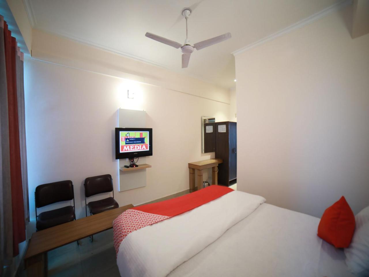 Oyo 15561 Corporate Villa Jammu Esterno foto